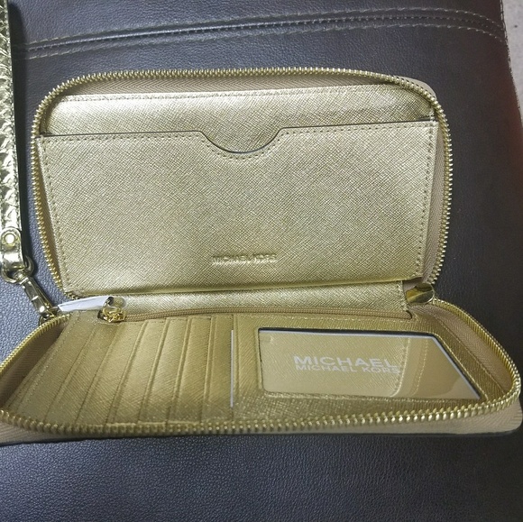 NWOT MK SNAKE EMBOSSED WRISTLET (GOLD) - Picture 3 of 3